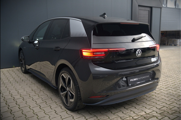 Volkswagen ID.3 First Plus 58 kWh | Stoelverwarming | Stuurverwarming | Camera | Adaptive Cruise Control | Navigatie | Keyless | Parkeersensoren | LED | Apple Carplay | NAP | SOH 93,02%