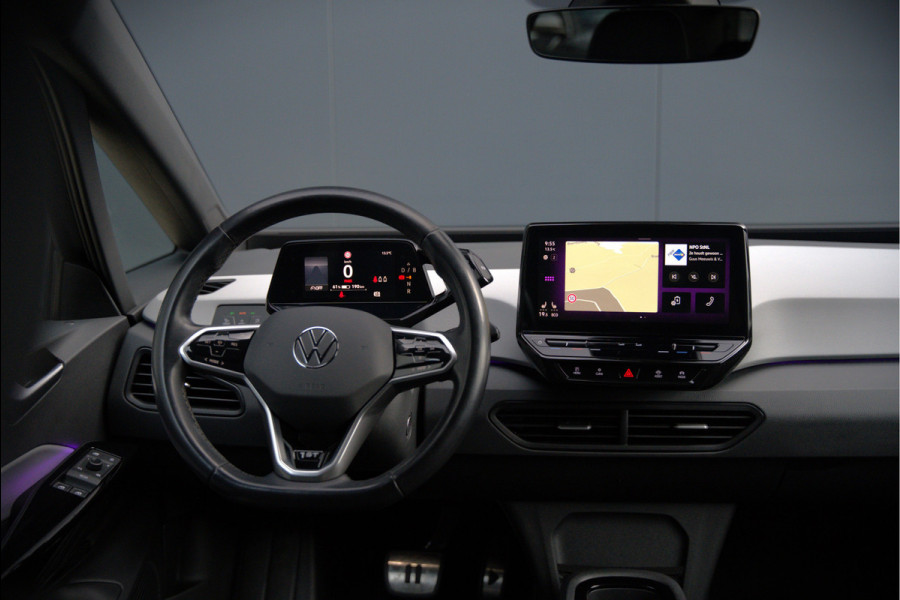 Volkswagen ID.3 First Plus 58 kWh | Stoelverwarming | Stuurverwarming | Camera | Adaptive Cruise Control | Navigatie | Keyless | Parkeersensoren | LED | Apple Carplay | NAP | SOH 93,02%