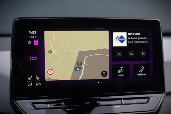 Volkswagen ID.3 First Plus 58 kWh | Stoelverwarming | Stuurverwarming | Camera | Adaptive Cruise Control | Navigatie | Keyless | Parkeersensoren | LED | Apple Carplay | NAP | SOH 93,02%