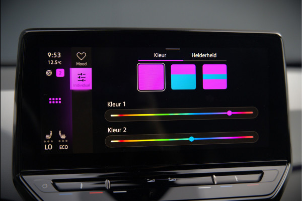 Volkswagen ID.3 First Plus 58 kWh | Stoelverwarming | Stuurverwarming | Camera | Adaptive Cruise Control | Navigatie | Keyless | Parkeersensoren | LED | Apple Carplay | NAP | SOH 93,02%