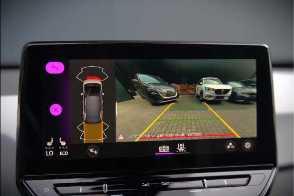 Volkswagen ID.3 First Plus 58 kWh | Stoelverwarming | Stuurverwarming | Camera | Adaptive Cruise Control | Navigatie | Keyless | Parkeersensoren | LED | Apple Carplay | NAP | SOH 93,02%