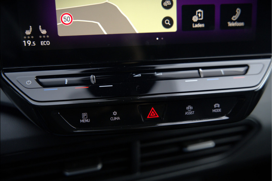 Volkswagen ID.3 First Plus 58 kWh | Stoelverwarming | Stuurverwarming | Camera | Adaptive Cruise Control | Navigatie | Keyless | Parkeersensoren | LED | Apple Carplay | NAP | SOH 93,02%