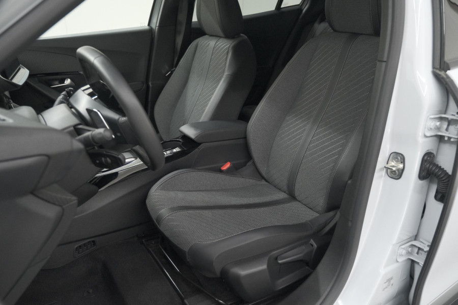 Peugeot 2008 Hybrid 145 Allure | Apple Carplay | Climate Control | Parkeersensoren Voor + Achter
