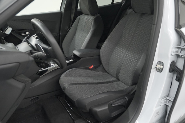 Peugeot 2008 Hybrid 145 Allure | Apple Carplay | Climate Control | Parkeersensoren Voor + Achter