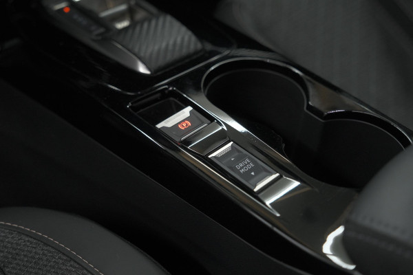 Peugeot 2008 Hybrid 145 Allure | Apple Carplay | Climate Control | Parkeersensoren Voor + Achter