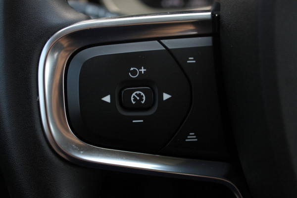 Volvo XC40 T5 262PK Automaat Recharge Inscription Lederen bekleding / Parkeersensoren met parkeercamera achter / Harman Kardon audio / Verwarmbare voorruit
