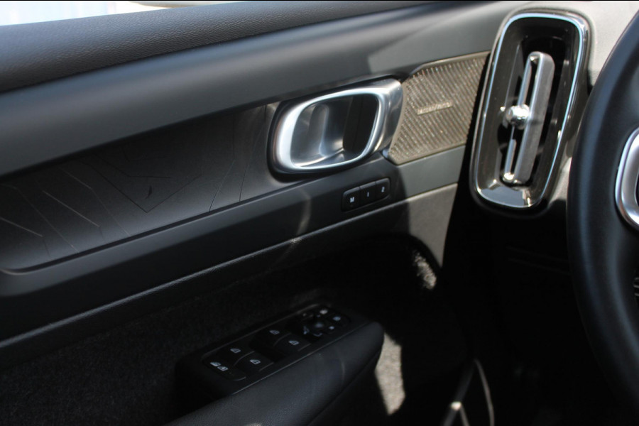 Volvo XC40 T5 262PK Automaat Recharge Inscription Lederen bekleding / Parkeersensoren met parkeercamera achter / Harman Kardon audio / Verwarmbare voorruit