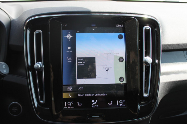 Volvo XC40 T5 262PK Automaat Recharge Inscription Lederen bekleding / Parkeersensoren met parkeercamera achter / Harman Kardon audio / Verwarmbare voorruit