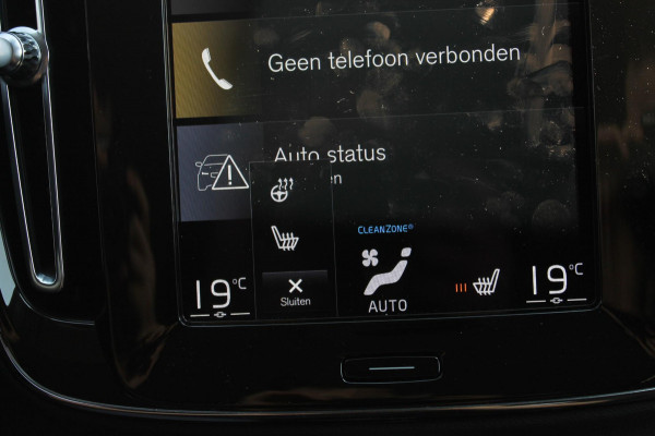 Volvo XC40 T5 262PK Automaat Recharge Inscription Lederen bekleding / Parkeersensoren met parkeercamera achter / Harman Kardon audio / Verwarmbare voorruit