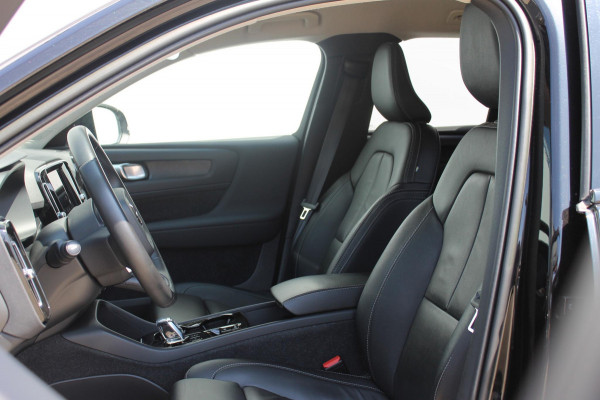 Volvo XC40 T5 262PK Automaat Recharge Inscription Lederen bekleding / Parkeersensoren met parkeercamera achter / Harman Kardon audio / Verwarmbare voorruit