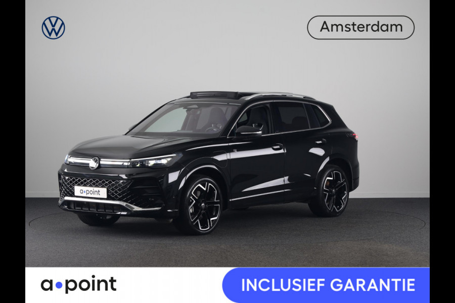 Volkswagen Tiguan 1.5 eHybrid R-Line Edition 204 pk Automaat (DSG) | Verlengde garantie | Navigatie | Panoramadak | Parkeersensoren (Park assist) | Achteruitrijcamera | Stoelverwarming v/a | R-Line |