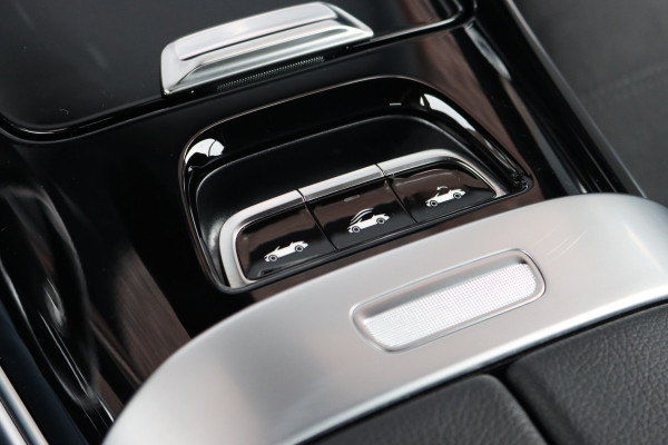 Mercedes-Benz CLE Cabriolet 200 AMG Line | Memory | Airscarf | Verwarmd Stuurwiel | Camera | Keyless Go | Apple Carplay | High Perf. LED | Sfeerverlichting Premium+ |