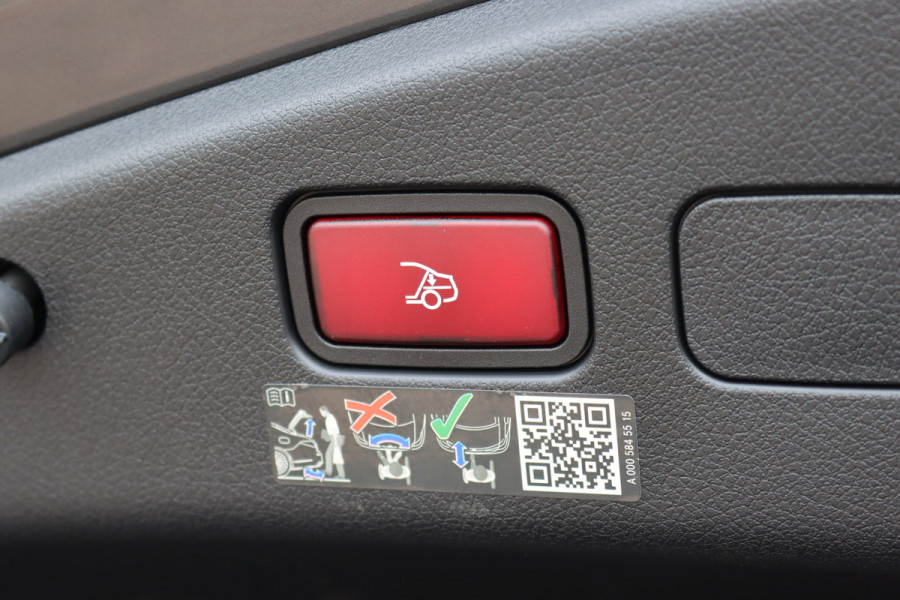 Mercedes-Benz CLE Cabriolet 200 AMG Line | Memory | Airscarf | Verwarmd Stuurwiel | Camera | Keyless Go | Apple Carplay | High Perf. LED | Sfeerverlichting Premium+ |