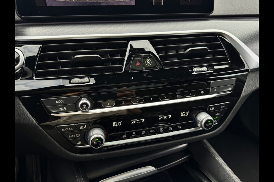 BMW 5 Serie Touring 530e M-Sport | Pano | Head Up | Sfeer | Camera | Dealer onderhouden | Driving Assistance Pro | Carplay