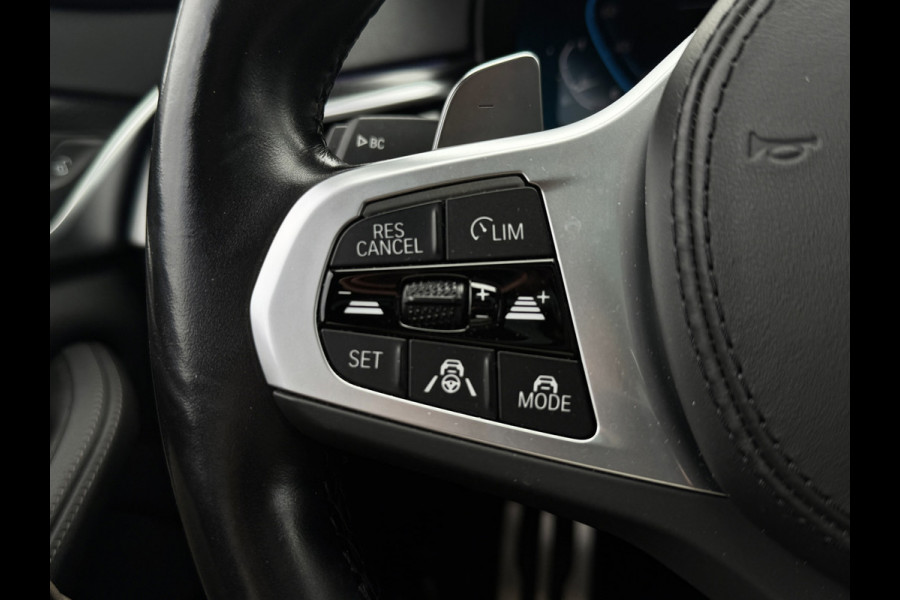 BMW 5 Serie Touring 530e M-Sport | Pano | Head Up | Sfeer | Camera | Dealer onderhouden | Driving Assistance Pro | Carplay