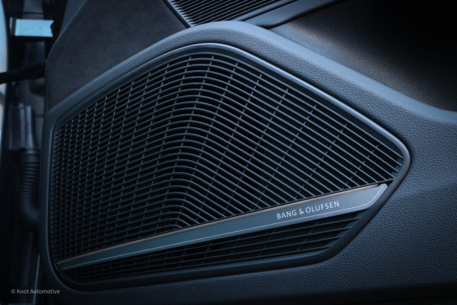 Audi RS4 Avant 2.9 TFSI Quattro | Stage 2 | Miltek | Pano | B&O | Matrix | Massage.