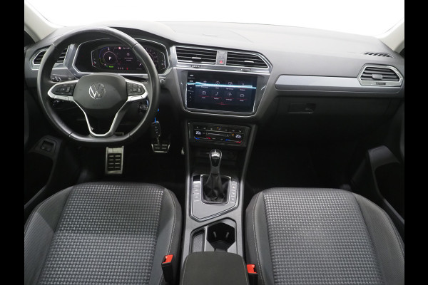 Volkswagen Tiguan 1.4 TSI eHybrid Elegance | Panoramadak | HUD | 360 | Sfeerlicht | Virtual | Adaptive Cruise | Dodehoek