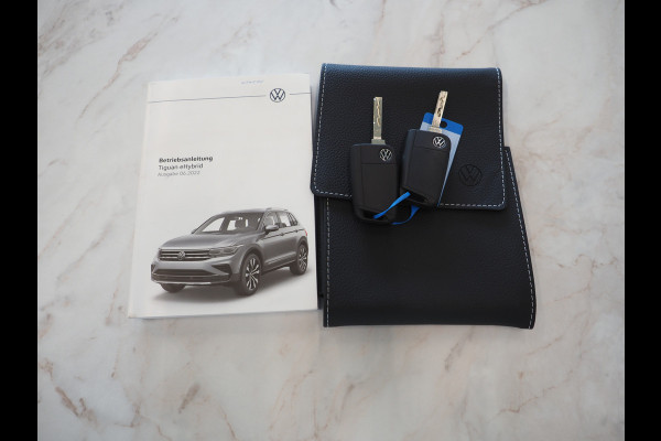 Volkswagen Tiguan 1.4 TSI eHybrid Elegance | Panoramadak | HUD | 360 | Sfeerlicht | Virtual | Adaptive Cruise | Dodehoek