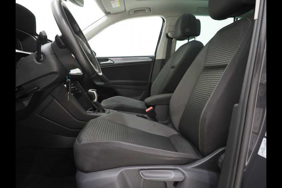 Volkswagen Tiguan 1.4 TSI eHybrid Elegance | Panoramadak | HUD | 360 | Sfeerlicht | Virtual | Adaptive Cruise | Dodehoek