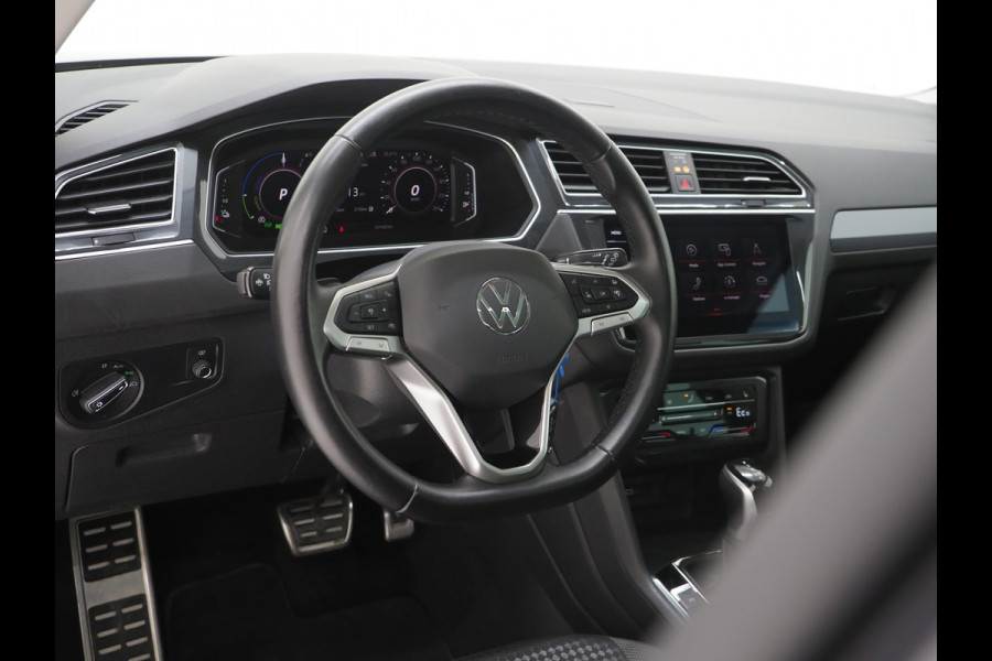 Volkswagen Tiguan 1.4 TSI eHybrid Elegance | Panoramadak | HUD | 360 | Sfeerlicht | Virtual | Adaptive Cruise | Dodehoek