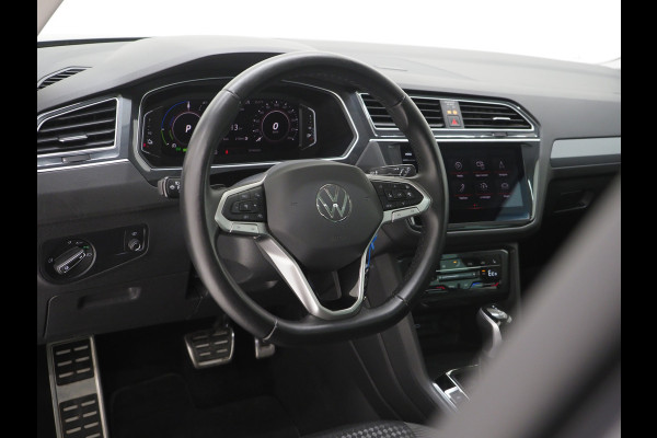 Volkswagen Tiguan 1.4 TSI eHybrid Elegance | Panoramadak | HUD | 360 | Sfeerlicht | Virtual | Adaptive Cruise | Dodehoek