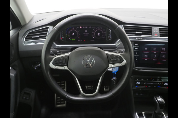 Volkswagen Tiguan 1.4 TSI eHybrid Elegance | Panoramadak | HUD | 360 | Sfeerlicht | Virtual | Adaptive Cruise | Dodehoek