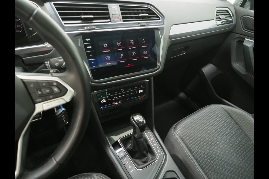 Volkswagen Tiguan 1.4 TSI eHybrid Elegance | Panoramadak | HUD | 360 | Sfeerlicht | Virtual | Adaptive Cruise | Dodehoek