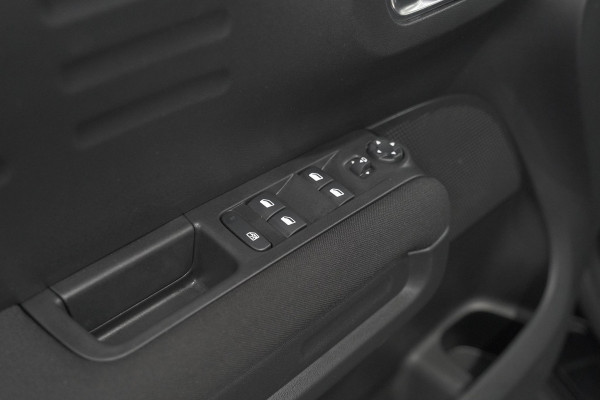 Citroën C3 Aircross PureTech 130 EAT6 Shine | Camera | Navigatie | Parkeersensoren | Apple Carplay