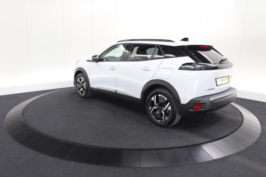 Peugeot e-2008 EV Allure Avantage 54 kWh | 97,6% SOH | 11 KW Lader | Apple Carplay | Parkeersensoren
