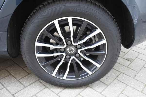 Volvo V40 T2 122PK Automaat Momentum / Navigatie / Stoelverwarming / Achteruitrijcamera / LED koplampen / Parkeersensoren V+A / Cruise Control