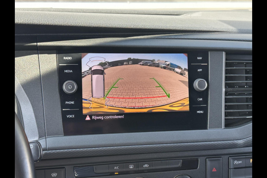 Volkswagen Transporter 2.0 TDI L2H1 Highline Automaat|Navi|Carplay|Camera