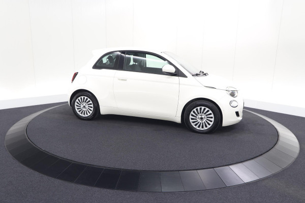Fiat 500 Urban 42 kWh | SOH 96.8% | 3 Fase Laadfunctie | Camera | Apple Carplay | Parkeersensoren