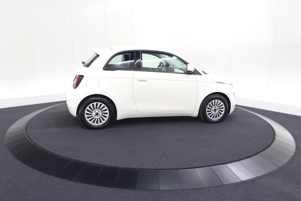 Fiat 500 Urban 42 kWh | SOH 96.8% | 3 Fase Laadfunctie | Camera | Apple Carplay | Parkeersensoren