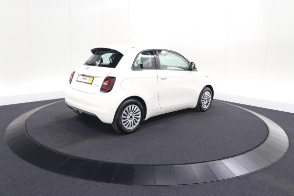 Fiat 500 Urban 42 kWh | SOH 96.8% | 3 Fase Laadfunctie | Camera | Apple Carplay | Parkeersensoren