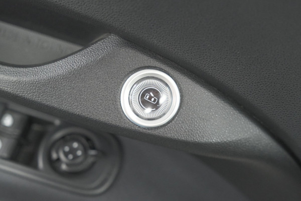 Fiat 500 Urban 42 kWh | SOH 96.8% | 3 Fase Laadfunctie | Camera | Apple Carplay | Parkeersensoren