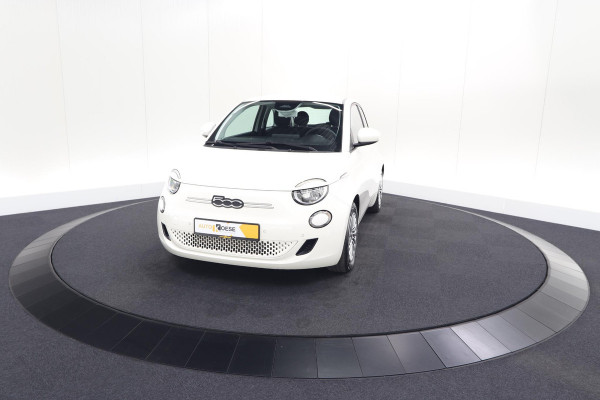 Fiat 500 Urban 42 kWh | SOH 96.8% | 3 Fase Laadfunctie | Camera | Apple Carplay | Parkeersensoren