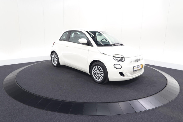 Fiat 500 Urban 42 kWh | SOH 96.8% | 3 Fase Laadfunctie | Camera | Apple Carplay | Parkeersensoren