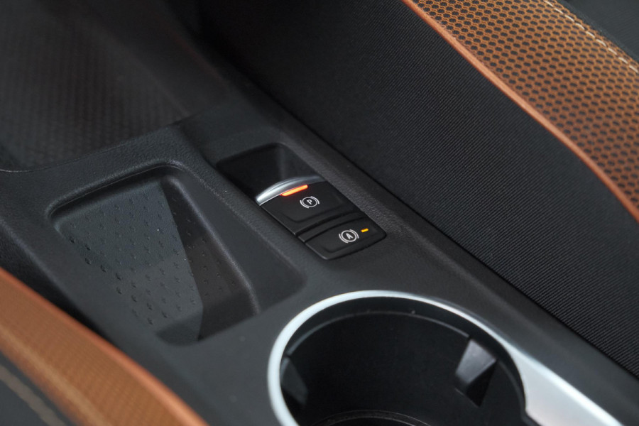 Renault Captur 1.6 E-Tech Plug-in Hybrid 160 Edition One | Trekhaak | BOSE Audio | Camera | 9.3 Inch Groot Scherm