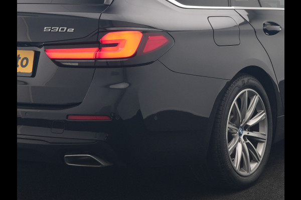 BMW 5 Serie Touring 530e xDrive Business Edition Plus 293pk Dealer O.H. | Panodak | Adaptive Cruise | Head Up | Laser LED | 360 Camera | Lederen Comfortzetels Verwarmd | Sfeerverlichting | Keyless | Blis | Apple Carplay | Hifi Audio | Navigatie | DAB | Plug In Hybrid |