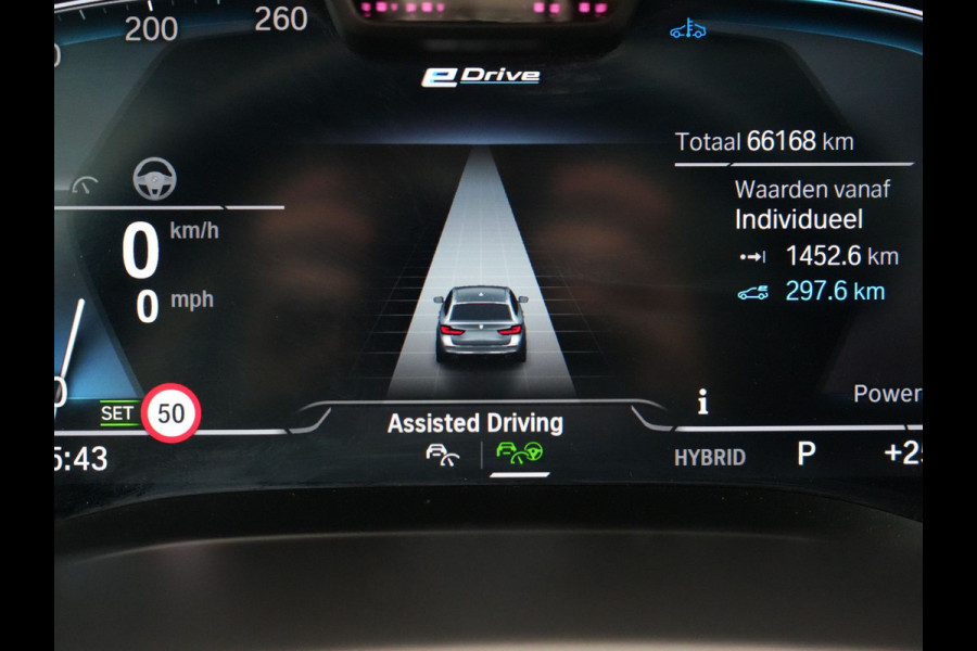 BMW 5 Serie Touring 530e xDrive Business Edition Plus 293pk Dealer O.H. | Panodak | Adaptive Cruise | Head Up | Laser LED | 360 Camera | Lederen Comfortzetels Verwarmd | Sfeerverlichting | Keyless | Blis | Apple Carplay | Hifi Audio | Navigatie | DAB | Plug In Hybrid |