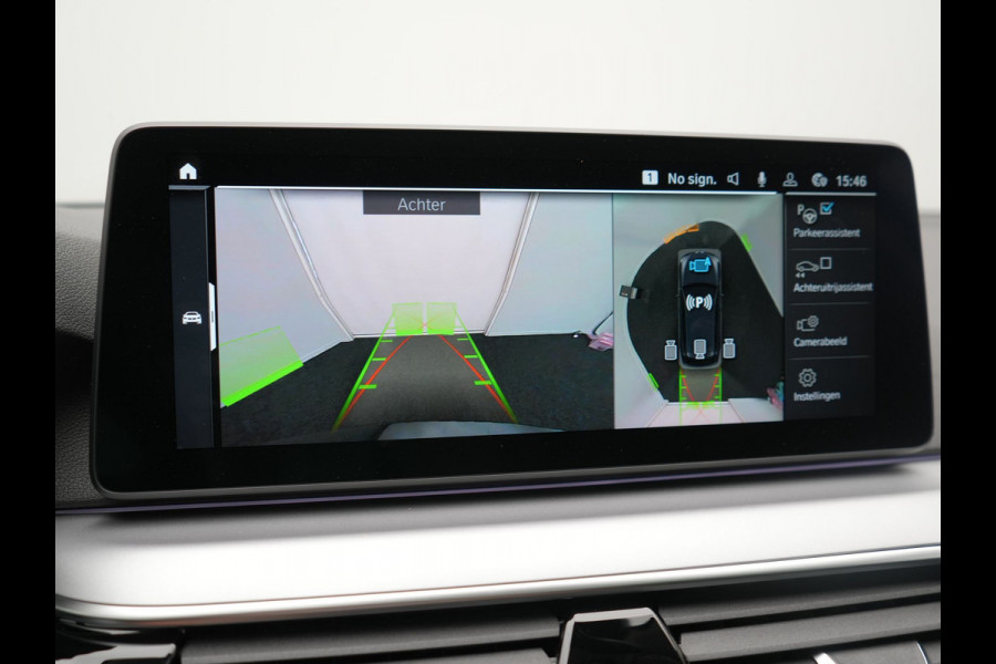 BMW 5 Serie Touring 530e xDrive Business Edition Plus 293pk Dealer O.H. | Panodak | Adaptive Cruise | Head Up | Laser LED | 360 Camera | Lederen Comfortzetels Verwarmd | Sfeerverlichting | Keyless | Blis | Apple Carplay | Hifi Audio | Navigatie | DAB | Plug In Hybrid |