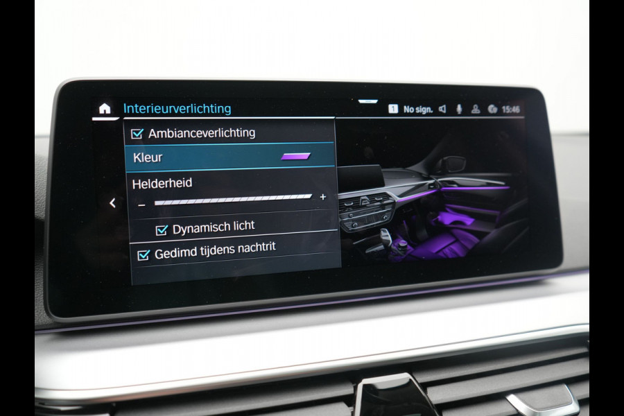 BMW 5 Serie Touring 530e xDrive Business Edition Plus 293pk Dealer O.H. | Panodak | Adaptive Cruise | Head Up | Laser LED | 360 Camera | Lederen Comfortzetels Verwarmd | Sfeerverlichting | Keyless | Blis | Apple Carplay | Hifi Audio | Navigatie | DAB | Plug In Hybrid |