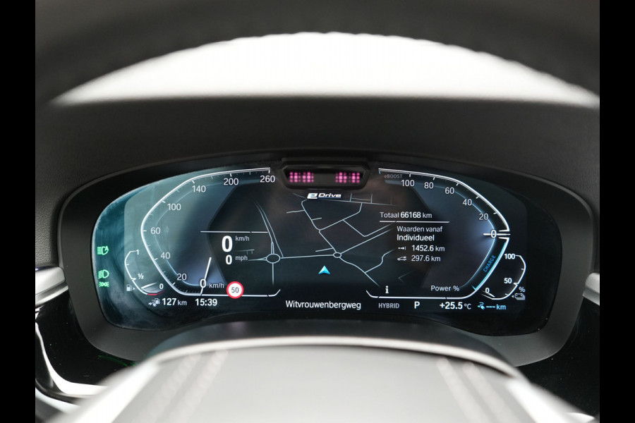 BMW 5 Serie Touring 530e xDrive Business Edition Plus 293pk Dealer O.H. | Panodak | Adaptive Cruise | Head Up | Laser LED | 360 Camera | Lederen Comfortzetels Verwarmd | Sfeerverlichting | Keyless | Blis | Apple Carplay | Hifi Audio | Navigatie | DAB | Plug In Hybrid |