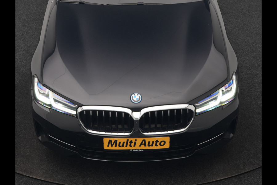 BMW 5 Serie Touring 530e xDrive Business Edition Plus 293pk Dealer O.H. | Panodak | Adaptive Cruise | Head Up | Laser LED | 360 Camera | Lederen Comfortzetels Verwarmd | Sfeerverlichting | Keyless | Blis | Apple Carplay | Hifi Audio | Navigatie | DAB | Plug In Hybrid |