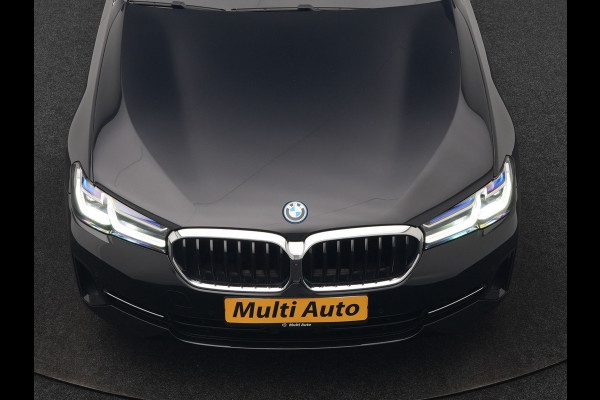 BMW 5 Serie Touring 530e xDrive Business Edition Plus 293pk Dealer O.H. | Panodak | Adaptive Cruise | Head Up | Laser LED | 360 Camera | Lederen Comfortzetels Verwarmd | Sfeerverlichting | Keyless | Blis | Apple Carplay | Hifi Audio | Navigatie | DAB | Plug In Hybrid |