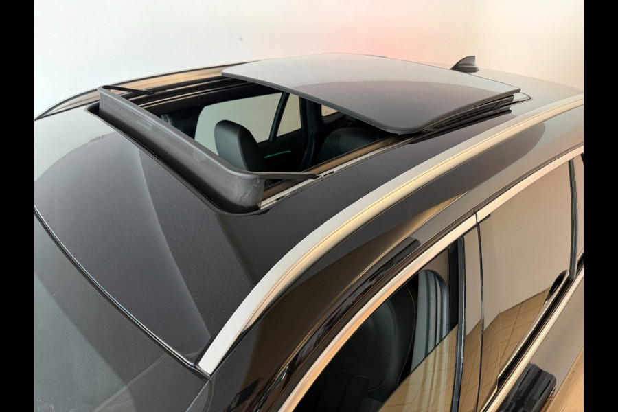 BMW X1 SDrive20i High Executive AIRCO CLIMA NAVI CRUISE PANO LEER STOELVERW HEAD UP TREKHAAK 1800KG CAMERA ELEK KLEP NIEUWSTAAT