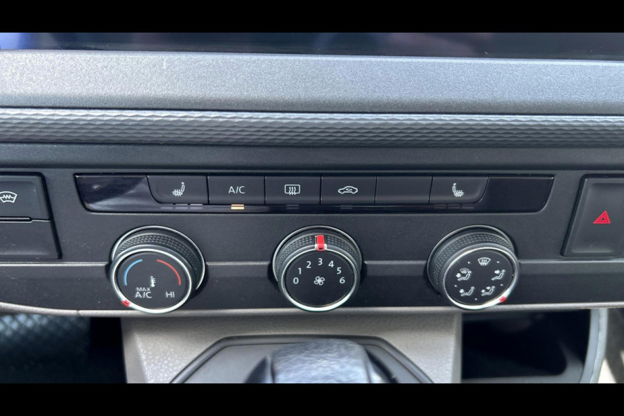 Volkswagen Transporter L2H1 Dubbel Cabine 2.0 TDI 150pk DSG Highline Automaat Led Camera Stoelverwarming Navigatie Trekhaak Alcantara