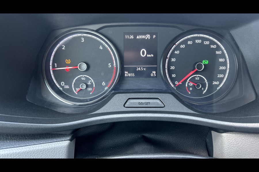 Volkswagen Transporter L2H1 Dubbel Cabine 2.0 TDI 150pk DSG Highline Automaat Led Camera Stoelverwarming Navigatie Trekhaak Alcantara