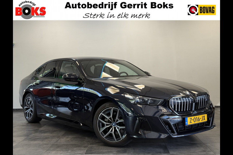 BMW i5 eDrive40 84 kWh Head-Up ACC PDC Trekhaak M-Sport Leder 24 Maanden garantie* (Vraag naar de voorwaarden)