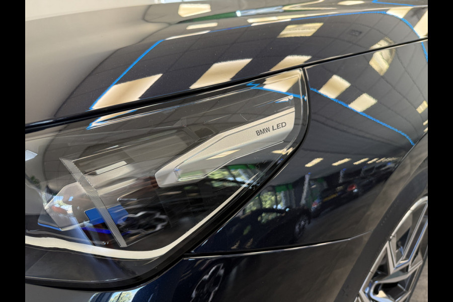 BMW i5 eDrive40 84 kWh Head-Up ACC PDC Trekhaak M-Sport Leder 24 Maanden garantie* (Vraag naar de voorwaarden)
